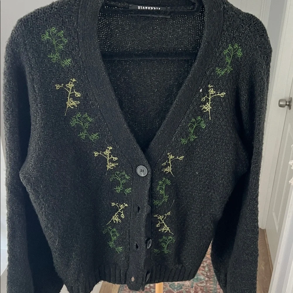 DISTURBIA Dawsonia Embroidered Knit Button Down Crop Cardigan Black M - Picture 5 of 8